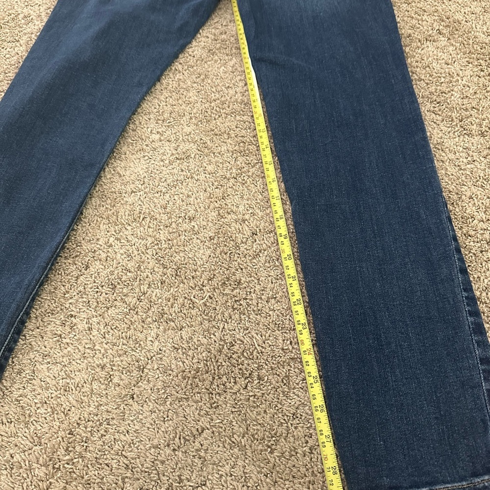 Eddie Bauer classic blue denim Jeans. - Picture 10 of 12